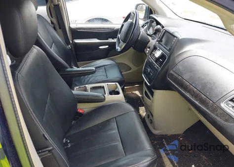 2014 Chrysler Town & Country Touring z USA, uszkodzony, nr VIN 2C4RC1BG7ER303532